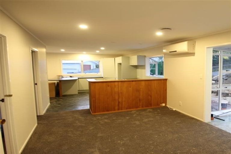 Photo of property in 40 Morriggia Place, Bayview, Auckland, 0629