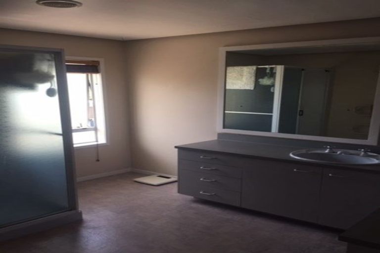 Photo of property in 59 The Esplanade, Eastern Beach, Auckland, 2012