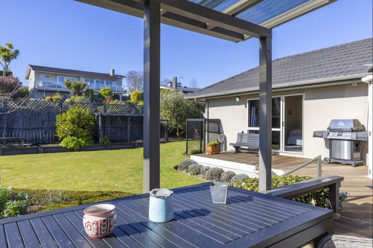 Photo of property in 3 Te Hepera Street, Waipahihi, Taupo, 3330
