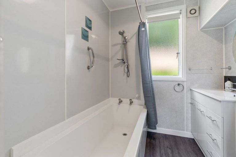 Photo of property in 96 Main South Road, Green Island, Dunedin, 9018