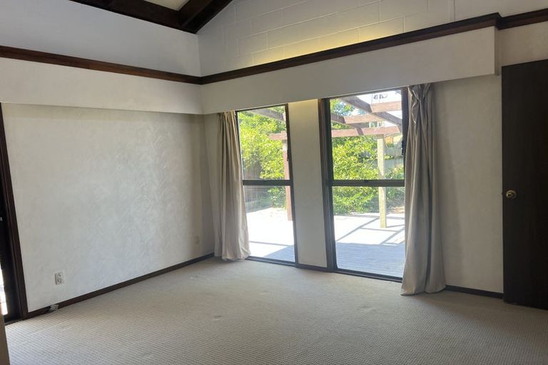 Photo of property in 96 Becroft Drive, Forrest Hill, Auckland, 0620