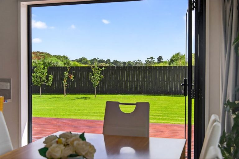 Photo of property in 23 Raabia Close, Parakai, 0830