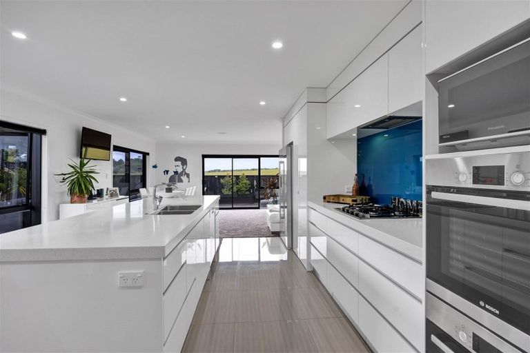 Photo of property in 17 Wentworth Lane, Waiwhakaiho, New Plymouth, 4312