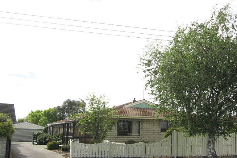 Photo of property in 1/202 Grimseys Road, Redwood, Christchurch, 8051