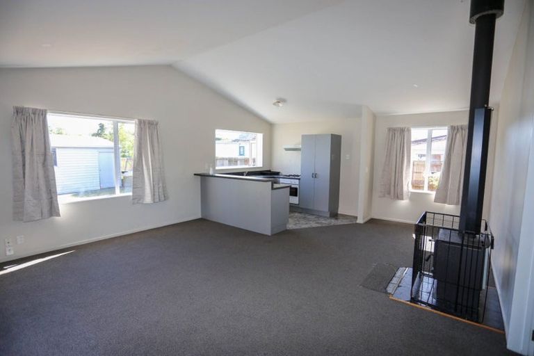 Photo of property in 190a Wainoni Road, Avondale, Christchurch, 8061
