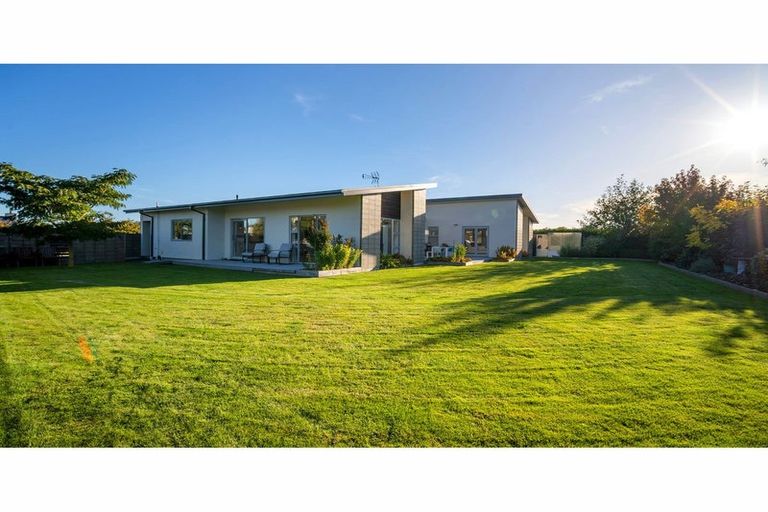 Photo of property in 24 Elizabeth Allen Drive, West Melton, 7618