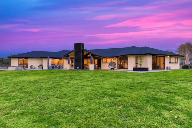 Photo of property in 13 Oak Valley Road, Dairy Flat, Albany, 0792