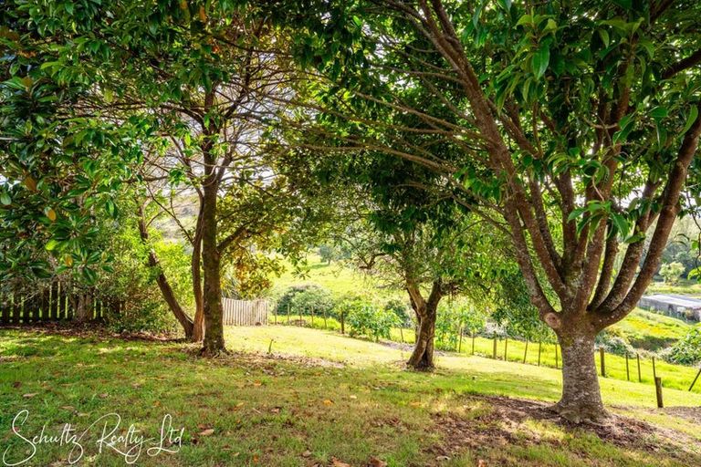 Photo of property in 15 Doctors Hill Road, Maungaturoto, 0520