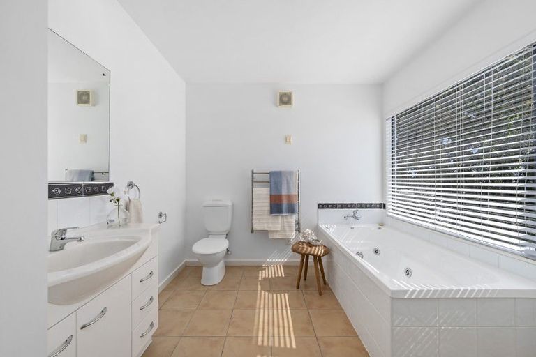 Photo of property in 203 Muritai Road, Eastbourne, Lower Hutt, 5013