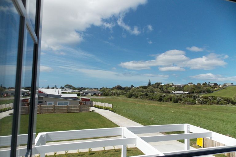 Photo of property in 41 Ocean Breeze Drive, Waihi Beach, 3611