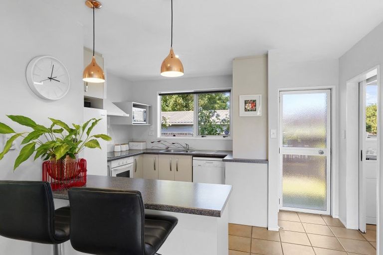 Photo of property in 2 Kahukura Road, Hei Hei, Christchurch, 8042