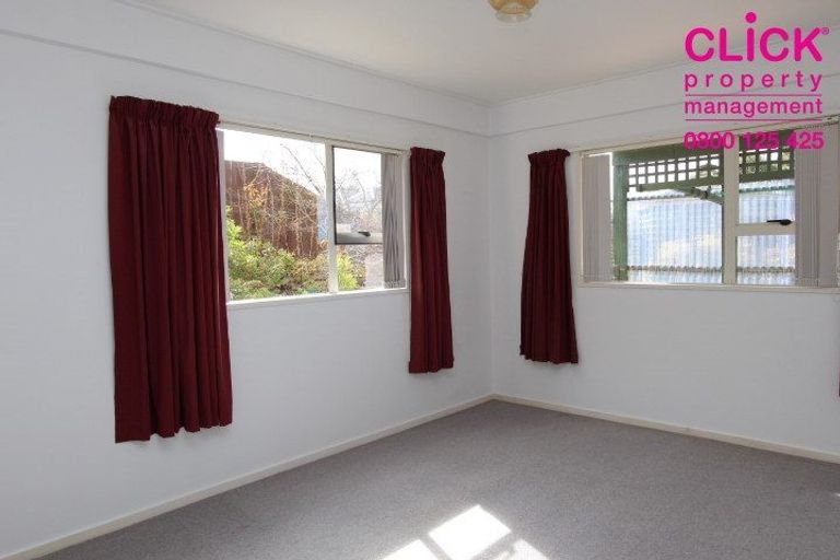 Photo of property in 17 Patrick Street, The Glen, Dunedin, 9011