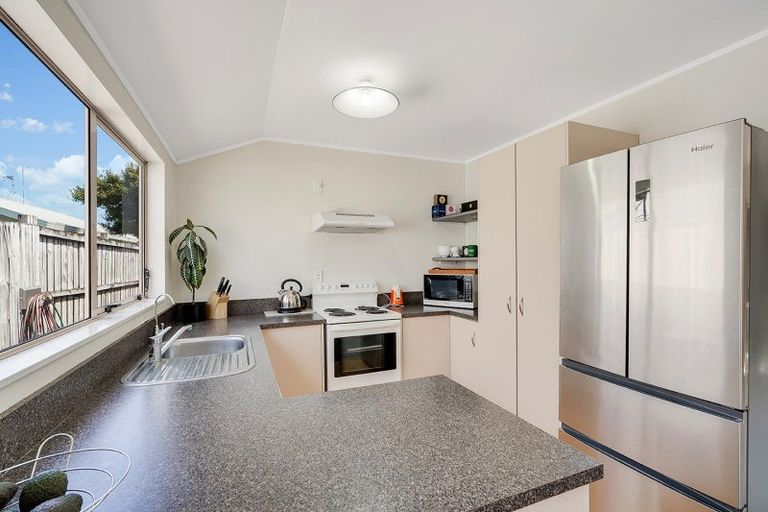 Photo of property in 21 Caulfield Place, Nawton, Hamilton, 3200