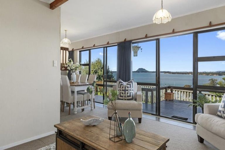 Photo of property in 87 Harbour View Road, Omokoroa, 3114