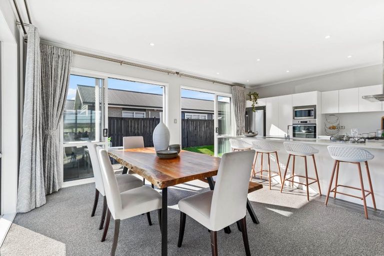 Photo of property in 5 Aro Mato Place, Huapai, Kumeu, 0810