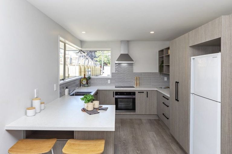 Photo of property in 2/111 Paparoa Street, Papanui, Christchurch, 8053