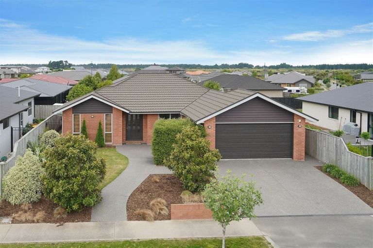 Photo of property in 16 Tommy Street, Pegasus, 7612