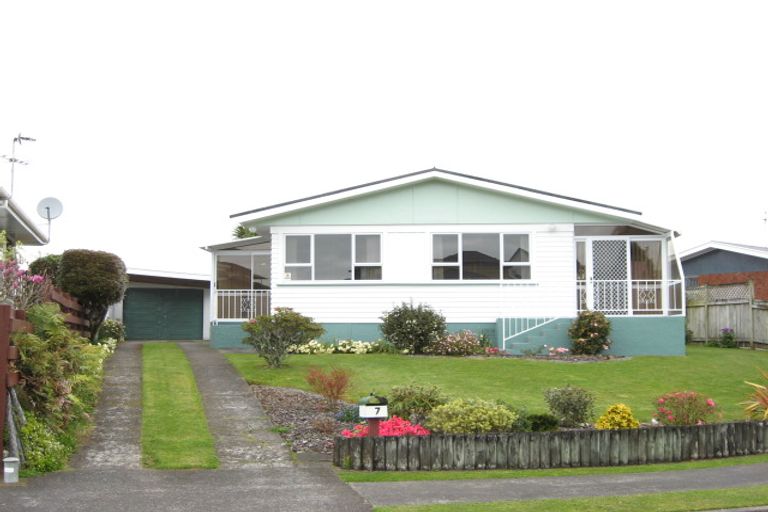 Photo of property in 7 Kennedy Place, Merrilands, New Plymouth, 4312