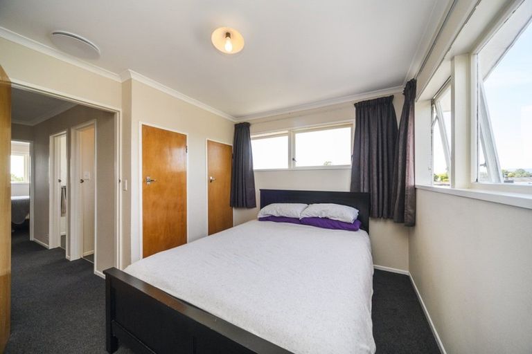 Photo of property in 19 Abraham Crescent, Milson, Palmerston North, 4414