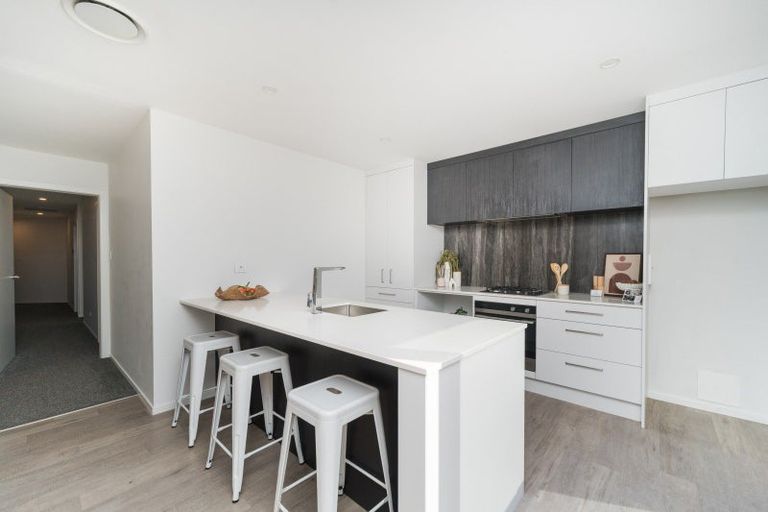 Photo of property in 2 Seddon Street, Takaro, Palmerston North, 4412