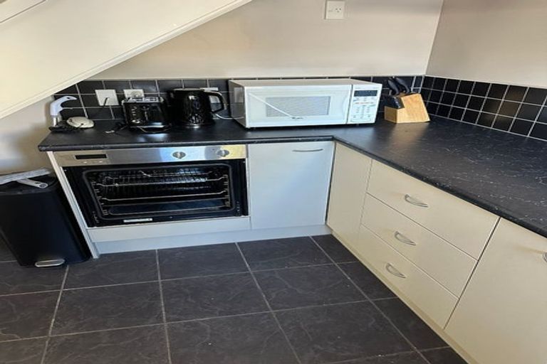 Photo of property in 18 Lower Watt Street, Wadestown, Wellington, 6012