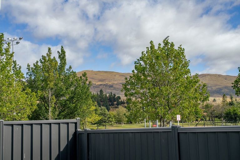 Photo of property in 2 Wicklow Street, Cromwell, 9310