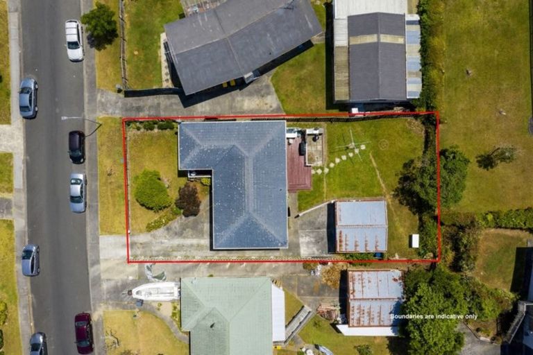 Photo of property in 71 Salamanca Road, Sunnynook, Auckland, 0620