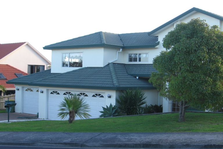 Photo of property in 3 Kahala Place, West Harbour, Auckland, 0618