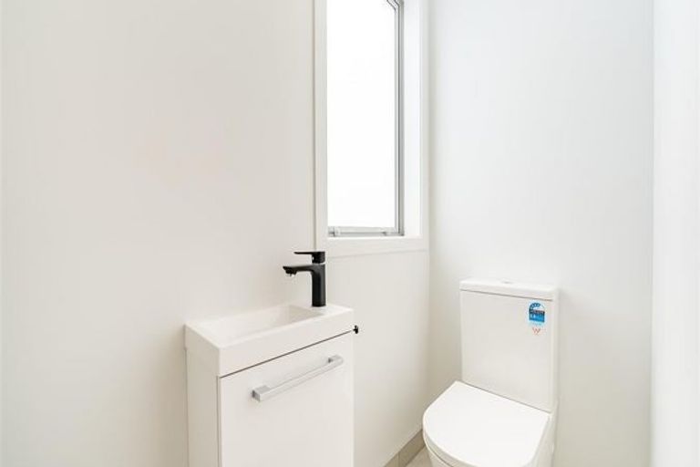 Photo of property in 44b Pine Avenue, Upper Hutt Central, Upper Hutt, 5018