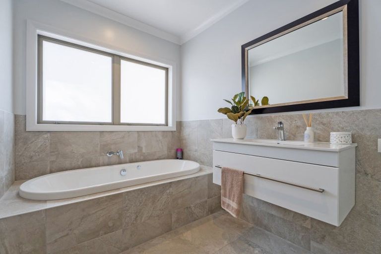 Photo of property in 79 Robinson Road, Whitianga, 3510