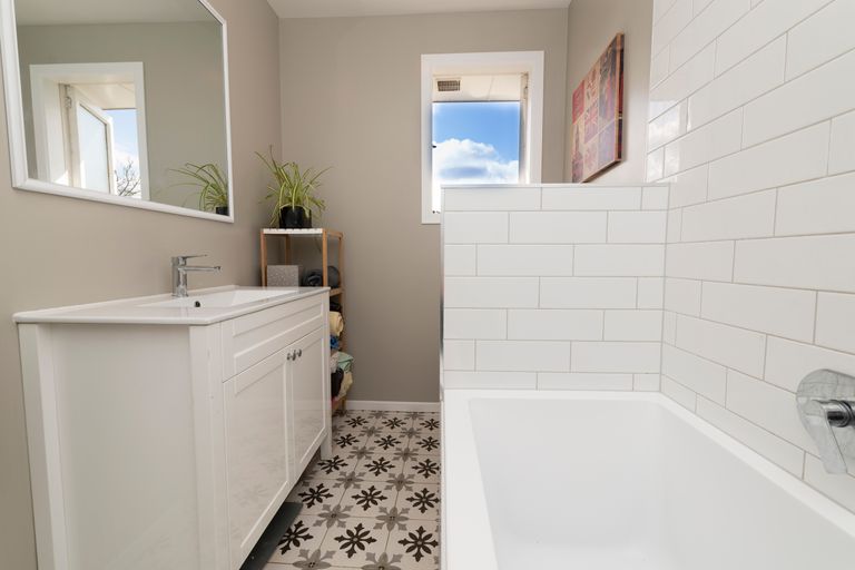 Photo of property in 14 Birdwood Road, Swanson, Auckland, 0612