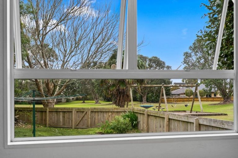 Photo of property in 14 Shearwater Street, One Tree Point, 0118