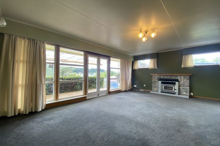 Photo of property in 100 Milton Terrace, Picton, 7220