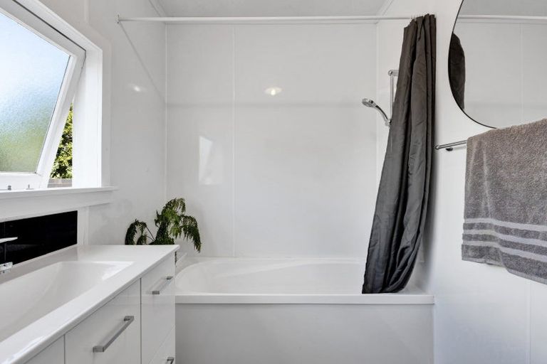 Photo of property in 59 Camberwell Road, Hawera, 4610