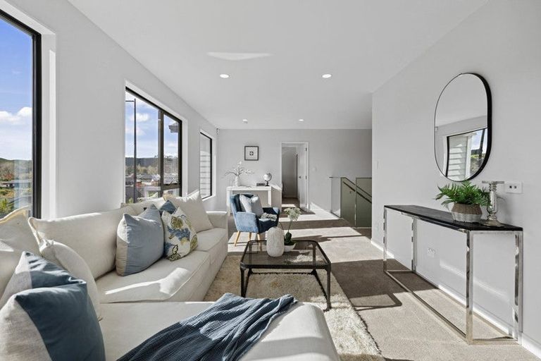 Photo of property in 2 Kanono Way, Helensville, 0800