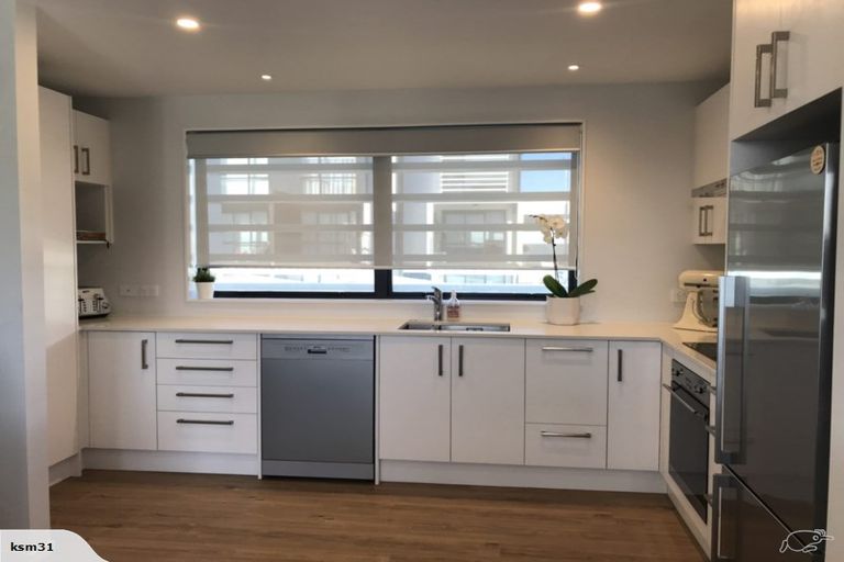 Photo of property in 9 Glenae Lane, Hobsonville, Auckland, 0618