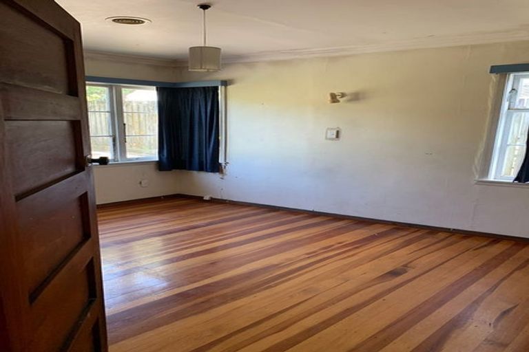 Photo of property in 33 Coates Street, Tawa, Wellington, 5028