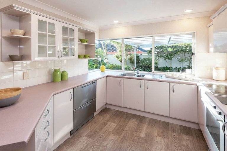 Photo of property in 2/132 Millhouse Drive, Northpark, Auckland, 2013