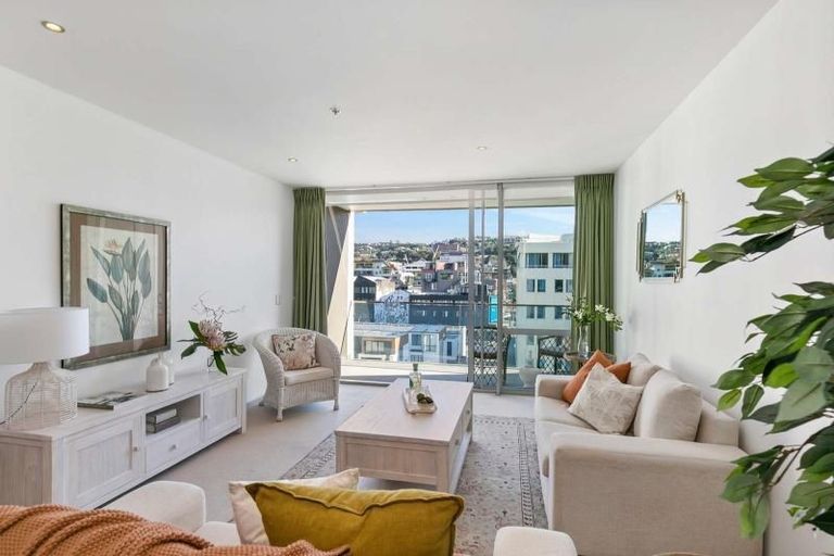 Photo of property in Sanctum Apartment, 10 Ebor Street, Te Aro, Wellington, 6011