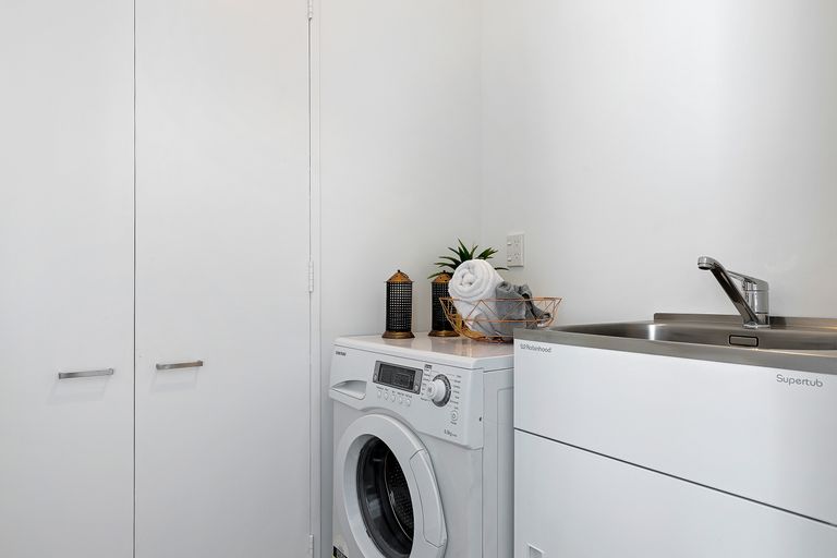 Photo of property in 10/140 Office Road, Merivale, Christchurch, 8014