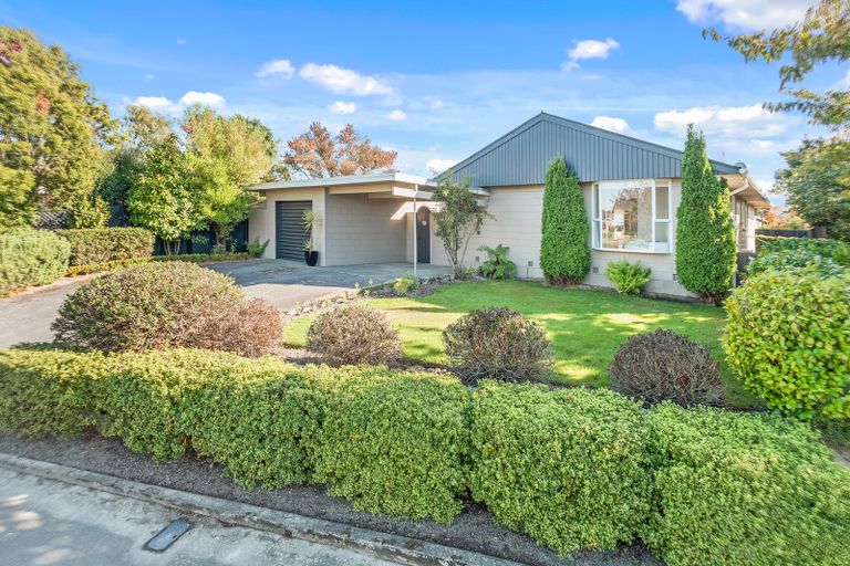 Photo of property in 40 Harrowdale Drive, Avonhead, Christchurch, 8042