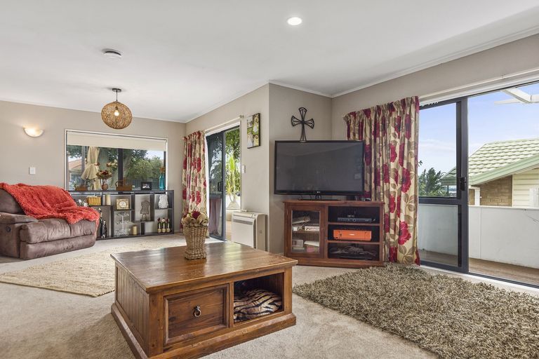 Photo of property in 3 Village Park Drive, Welcome Bay, Tauranga, 3112