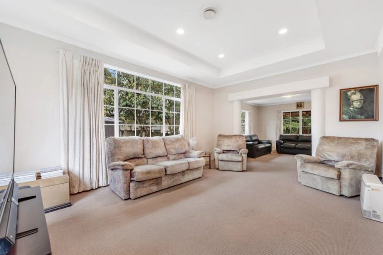 Photo of property in 198 Botany Road, Botany Downs, Auckland, 2010