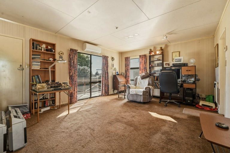 Photo of property in 35 Rewarewa Street, Owhata, Rotorua, 3010