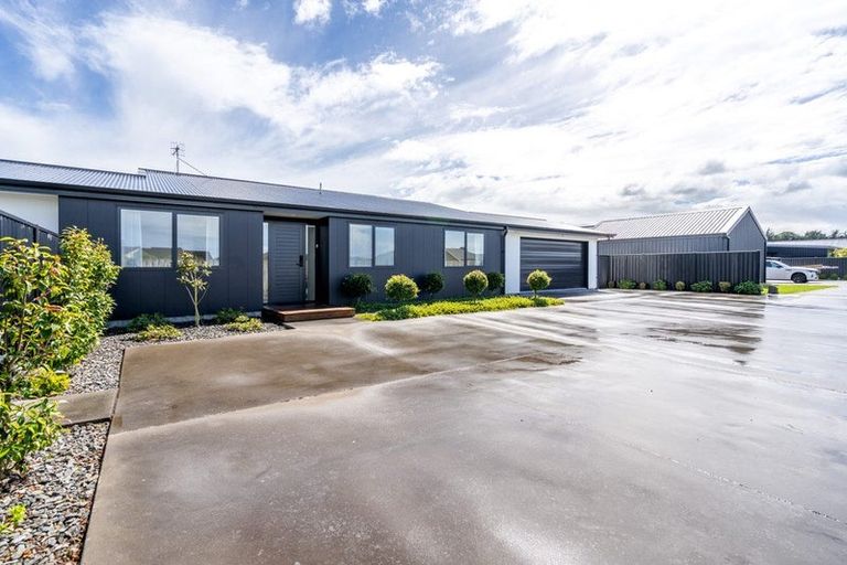 Photo of property in 10 Barker Place, Waikiwi, Invercargill, 9810