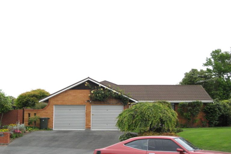 Photo of property in 8 Brigadoon Place, Avonhead, Christchurch, 8042