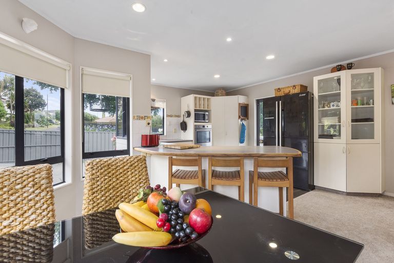 Photo of property in 3 Village Park Drive, Welcome Bay, Tauranga, 3112