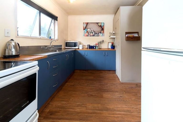 Photo of property in 103b Aquarius Drive, Kawaha Point, Rotorua, 3010