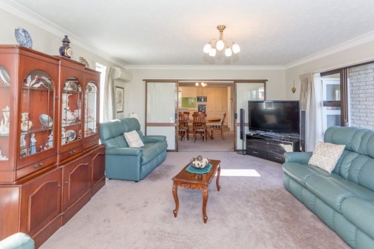 Photo of property in 10 Iona Place, Sockburn, Christchurch, 8042