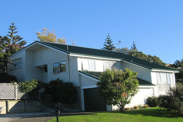 Photo of property in 116 Holborn Drive, Stokes Valley, Lower Hutt, 5019